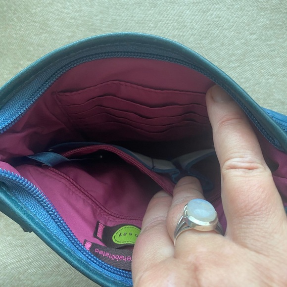 Crossbody Blue Mosey Bag. Silver Color Hardware. Eco friendly. EUC. - Picture 11 of 14